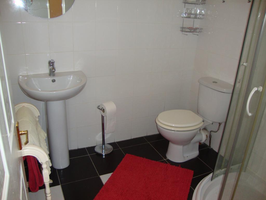 Lakeland Guest House Pembroke Dock Phòng bức ảnh