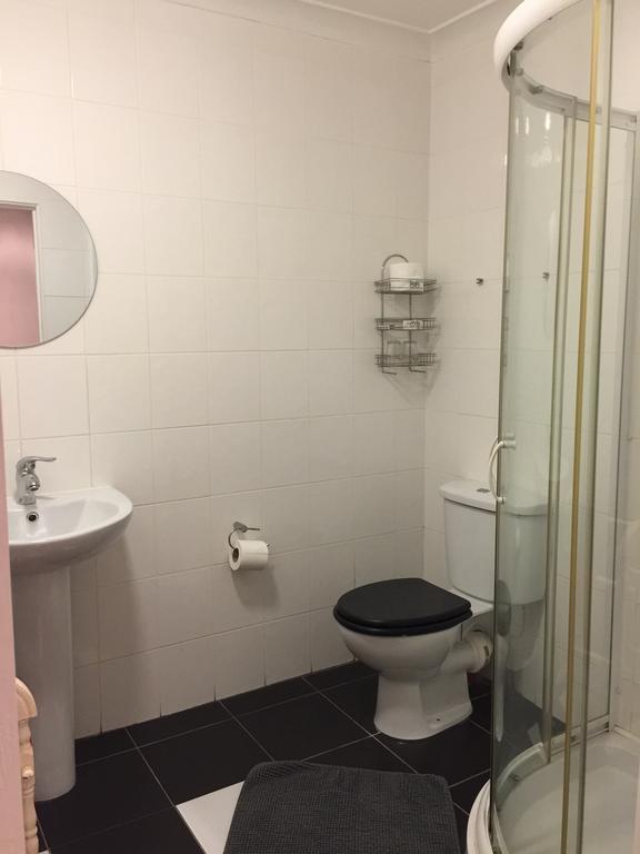 Lakeland Guest House Pembroke Dock Ngoại thất bức ảnh