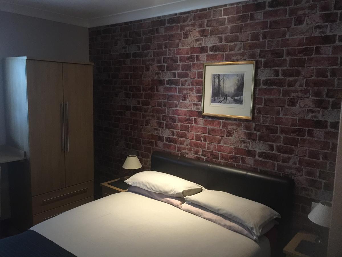 Lakeland Guest House Pembroke Dock Ngoại thất bức ảnh