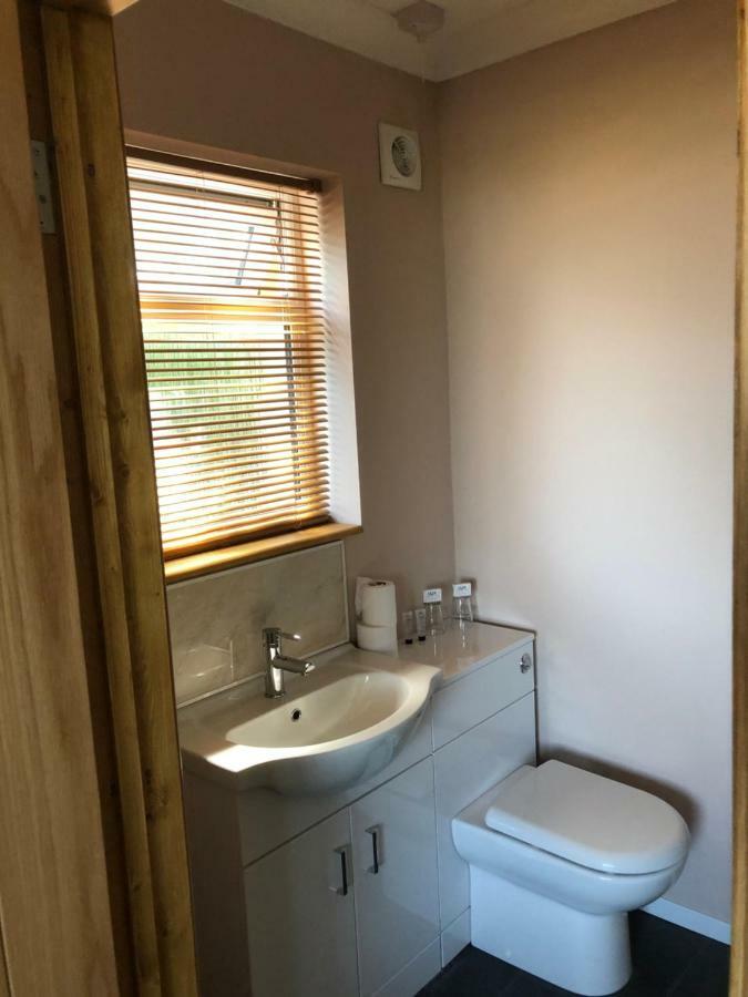 Lakeland Guest House Pembroke Dock Ngoại thất bức ảnh