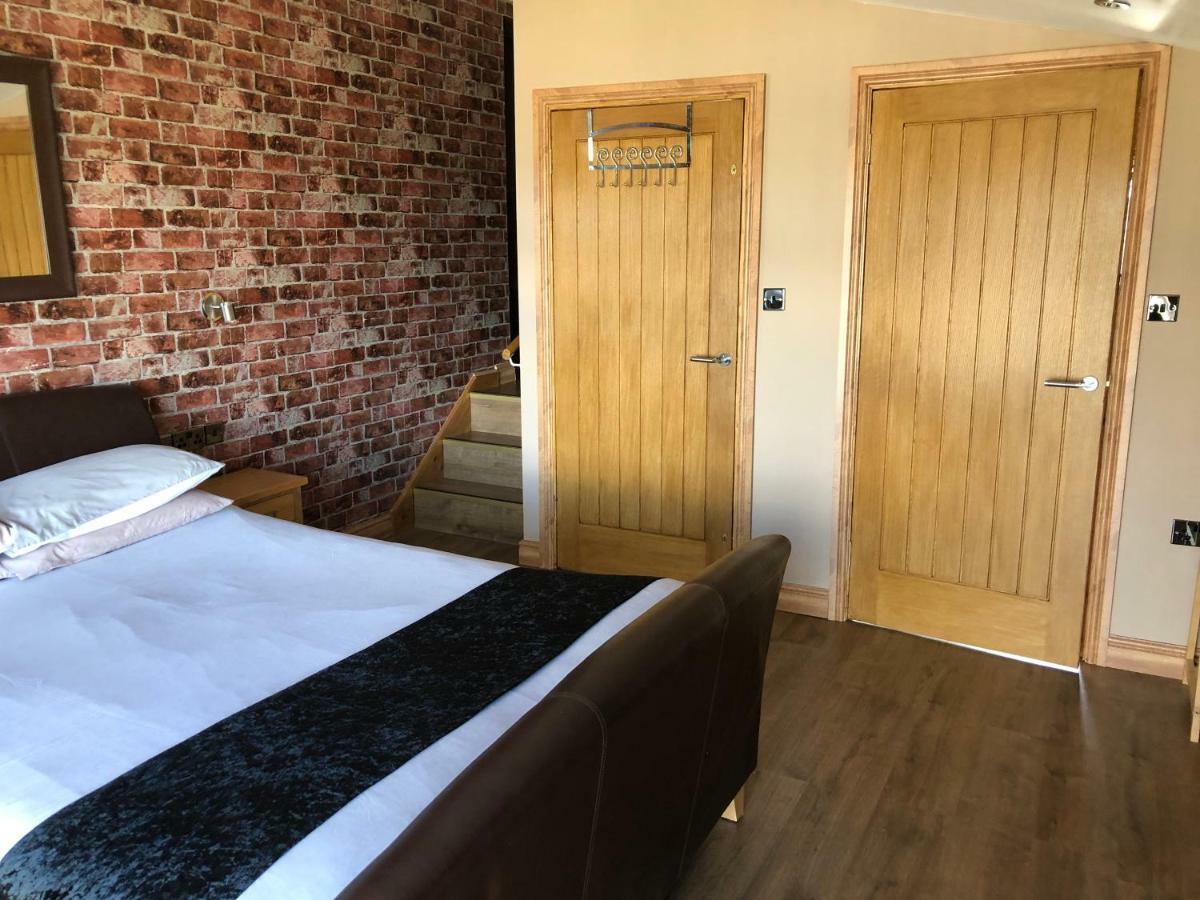 Lakeland Guest House Pembroke Dock Ngoại thất bức ảnh